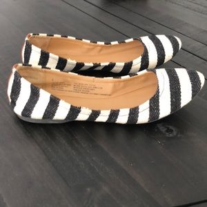 Mossimo women’s size 8 navy striped flats